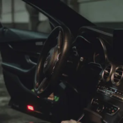 műszaki vizsgára felkészítés Budapesten - autó belső tere a képen